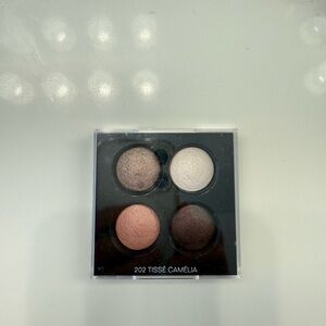 CHANEL Tissé Camélia Eyeshadow Palette - Brown, White, Pink